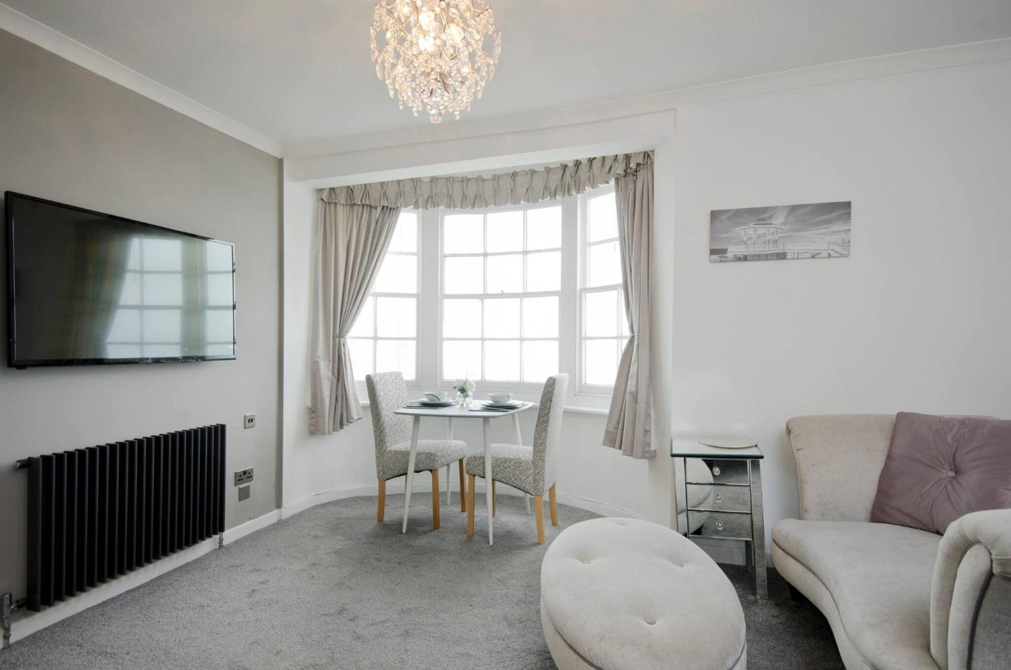 Seaview Regency Apartment With Private Parking Brighton Eksteriør billede
