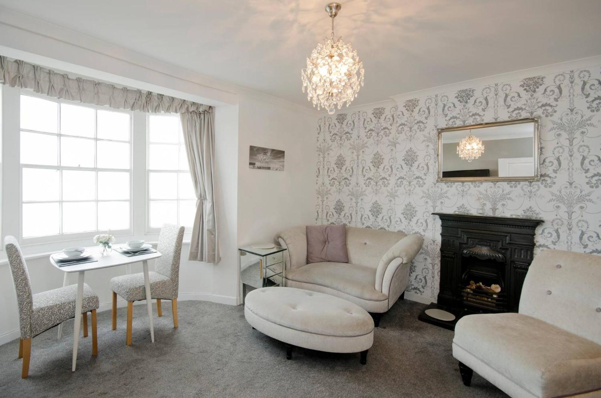 Seaview Regency Apartment With Private Parking Brighton Eksteriør billede